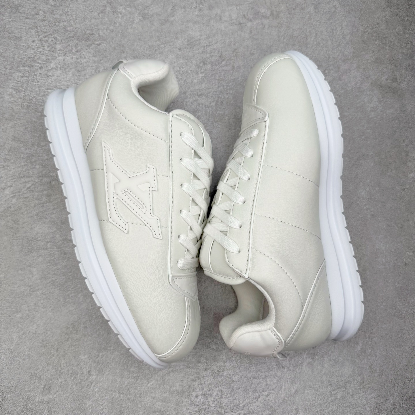 LOUIS VUITTON Buttersoft LV NIGO 路易威登 低筒 生活休闲鞋 板鞋 运动鞋 男鞋 女鞋  白色 1AIKDD