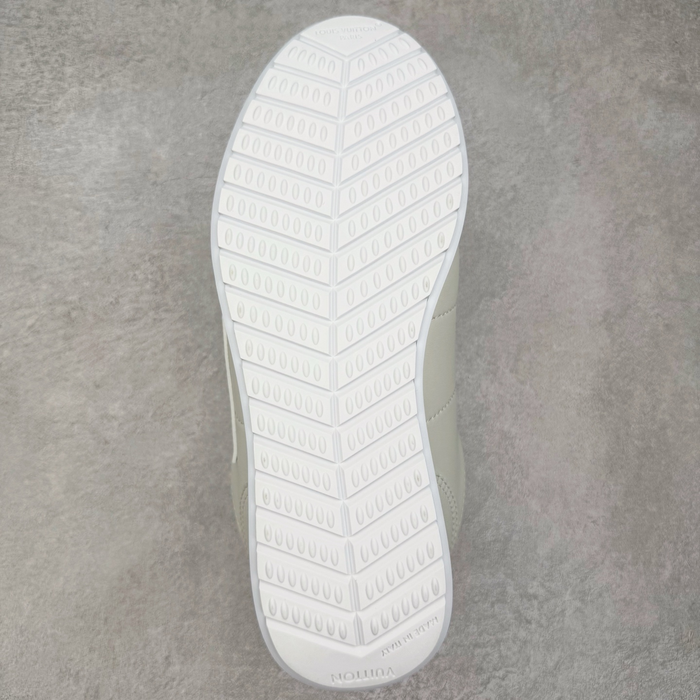 LOUIS VUITTON Buttersoft LV NIGO 路易威登 低筒 生活休闲鞋 板鞋 运动鞋 男鞋 女鞋  白色 1AIKDD