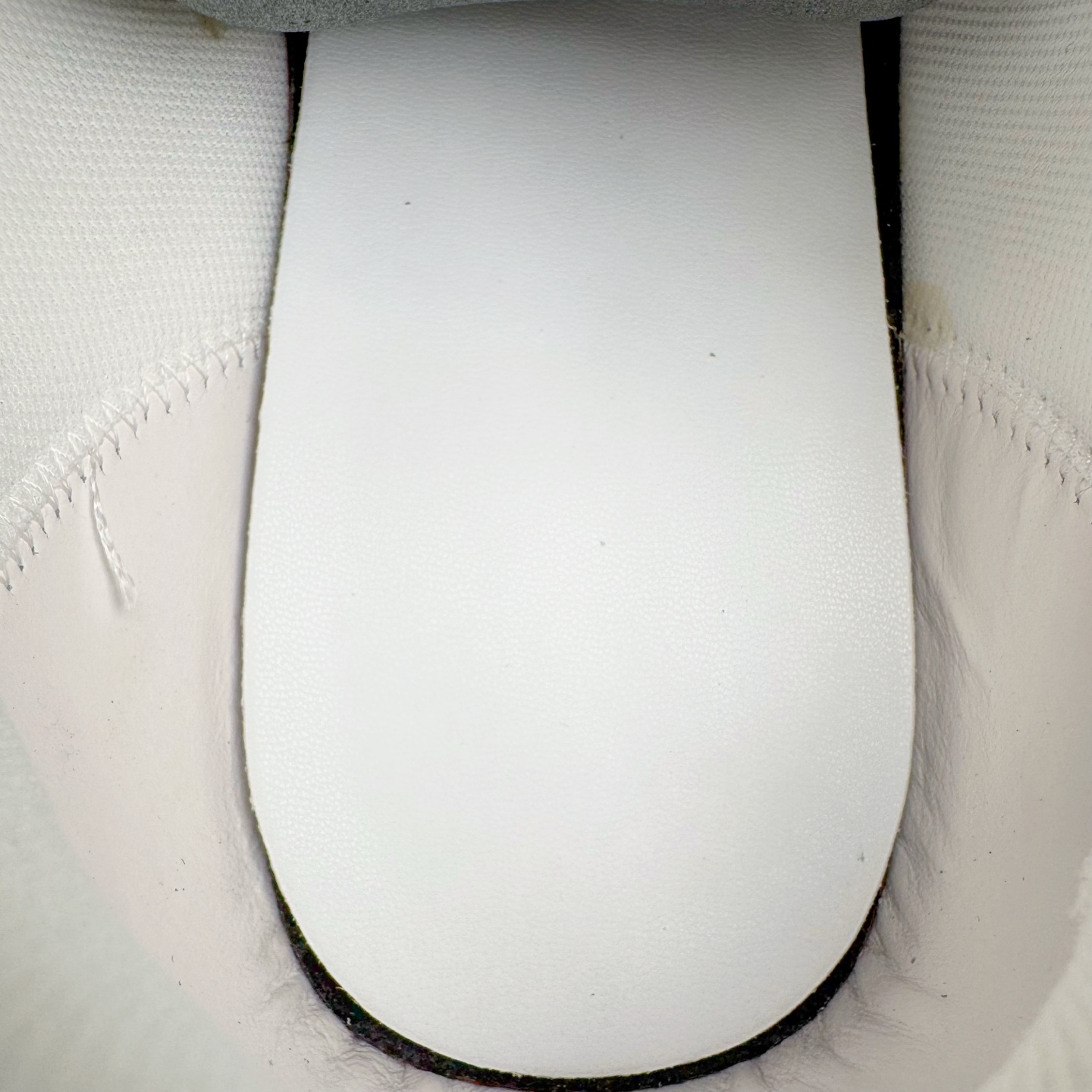 LOUIS VUITTON Buttersoft LV NIGO 路易威登 低筒 生活休闲鞋 板鞋 运动鞋 男鞋 女鞋  白色 1AIKDD