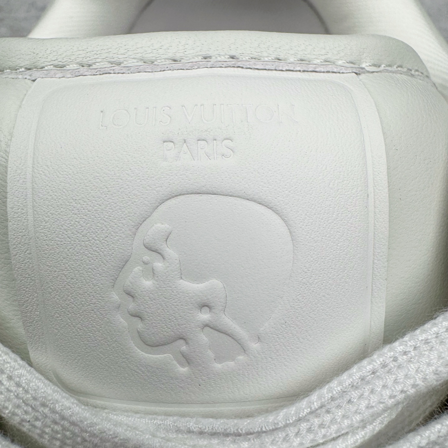 LOUIS VUITTON Buttersoft LV NIGO 路易威登 低筒 生活休闲鞋 板鞋 运动鞋 男鞋 女鞋  白色 1AIKDD