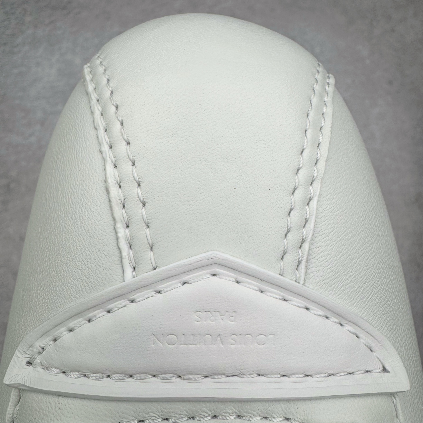 LOUIS VUITTON Buttersoft LV NIGO 路易威登 低筒 生活休闲鞋 板鞋 运动鞋 男鞋 女鞋  白色 1AIKDD