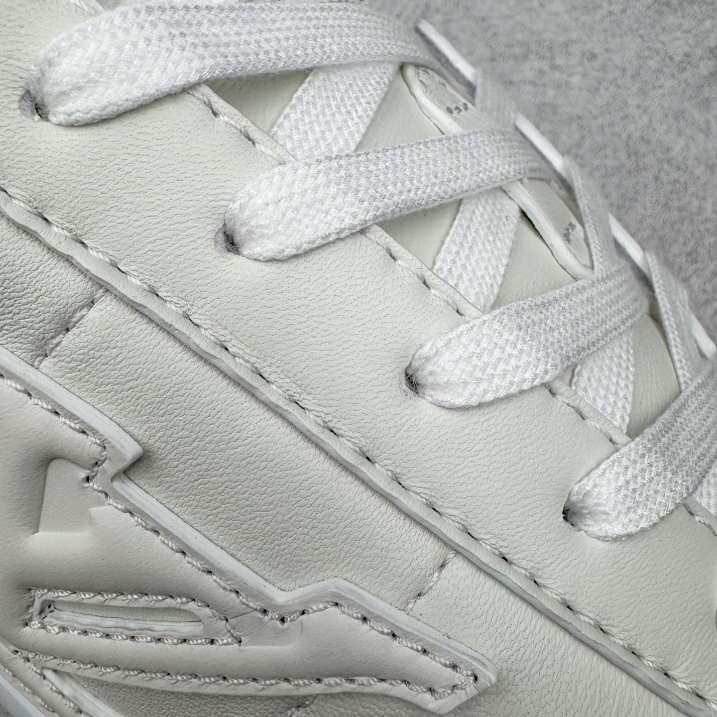 LOUIS VUITTON Buttersoft LV NIGO 路易威登 低筒 生活休闲鞋 板鞋 运动鞋 男鞋 女鞋  白色 1AIKDD