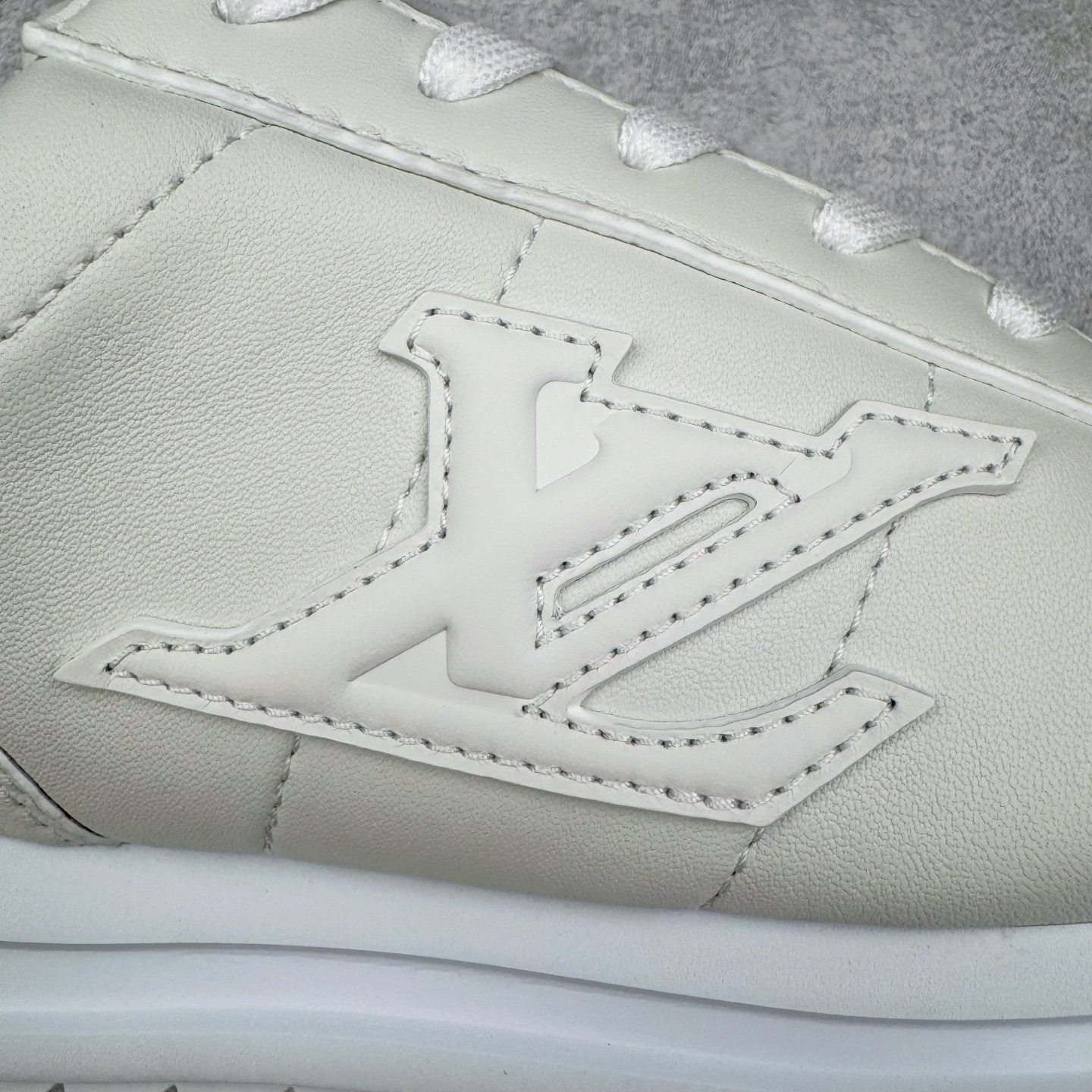 LOUIS VUITTON Buttersoft LV NIGO 路易威登 低筒 生活休闲鞋 板鞋 运动鞋 男鞋 女鞋  白色 1AIKDD