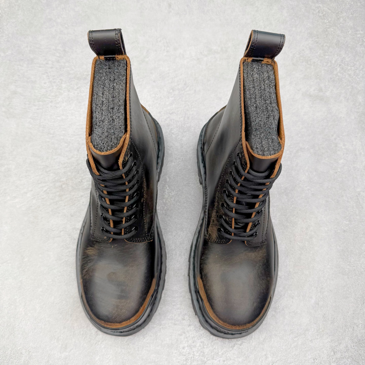 Balenciaga  Strike  巴黎世家 系带  中筒 皮鞋 复古板鞋 休闲鞋 男鞋 黑棕-C0 670633WBD111020