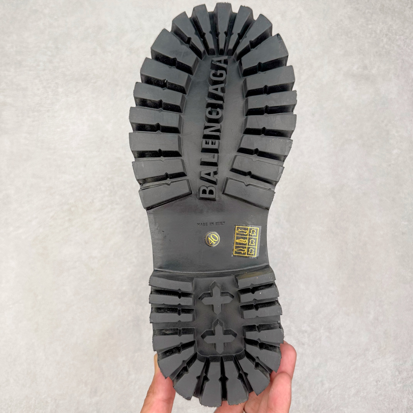 Balenciaga  Strike  巴黎世家 系带  中筒 皮鞋 复古板鞋 休闲鞋 男鞋 黑棕-C0 670633WBD111020