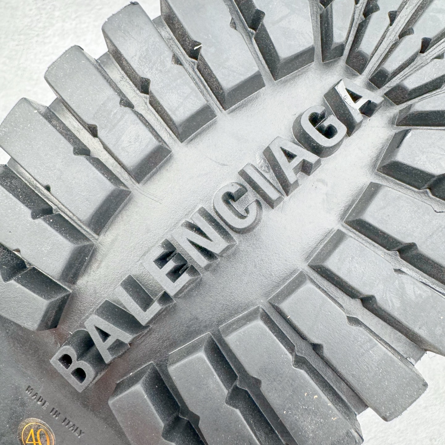 Balenciaga  Strike  巴黎世家 系带  中筒 皮鞋 复古板鞋 休闲鞋 男鞋 黑棕-C0 670633WBD111020