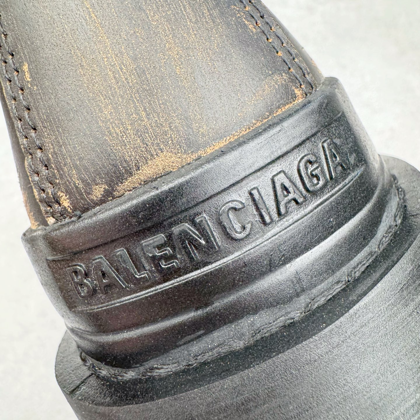 Balenciaga  Strike  巴黎世家 系带  中筒 皮鞋 复古板鞋 休闲鞋 男鞋 黑棕-C0 670633WBD111020