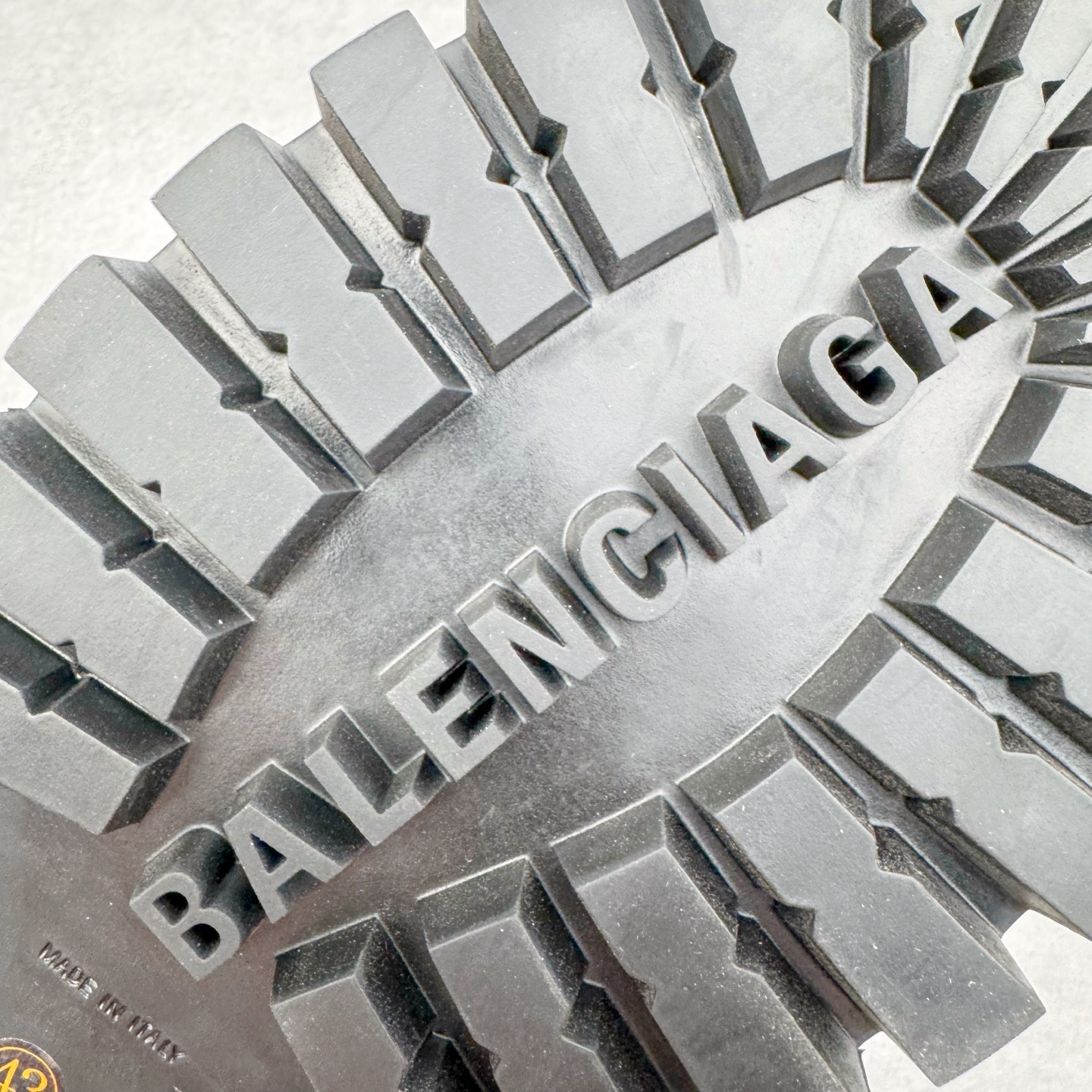 Balenciaga  Strike 巴黎世家 系带  中筒 皮鞋 复古板鞋 休闲鞋 男鞋 哑光 黑-C0 590974WA9601000