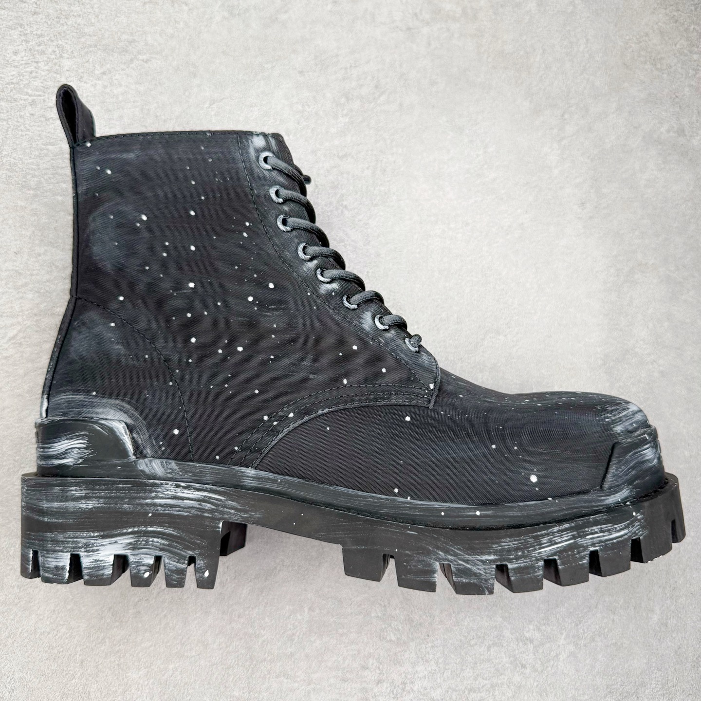 Balenciaga  Strike 巴黎世家 系带  中筒 皮鞋 复古板鞋 休闲鞋 男鞋 水洗 沥青色-C0  670633W2DY21090