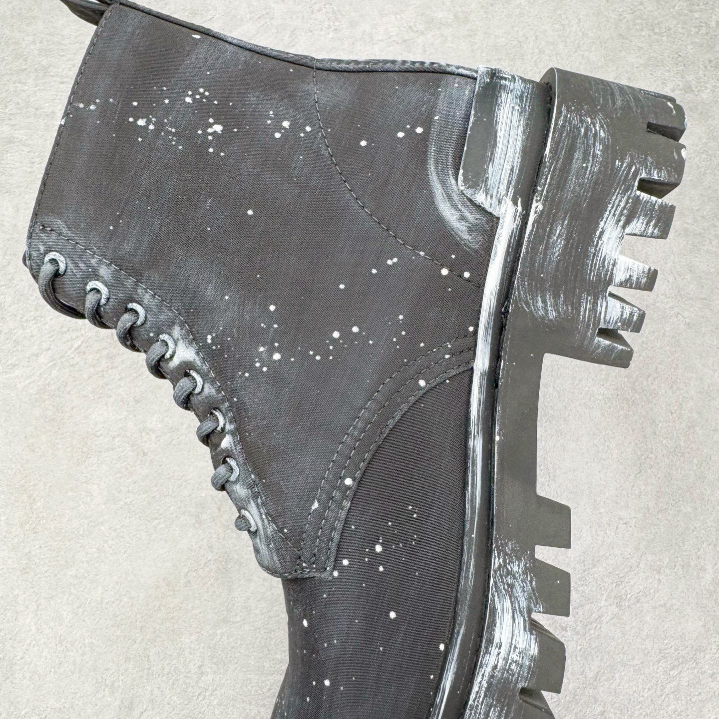 Balenciaga  Strike 巴黎世家 系带  中筒 皮鞋 复古板鞋 休闲鞋 男鞋 水洗 沥青色-C0  670633W2DY21090