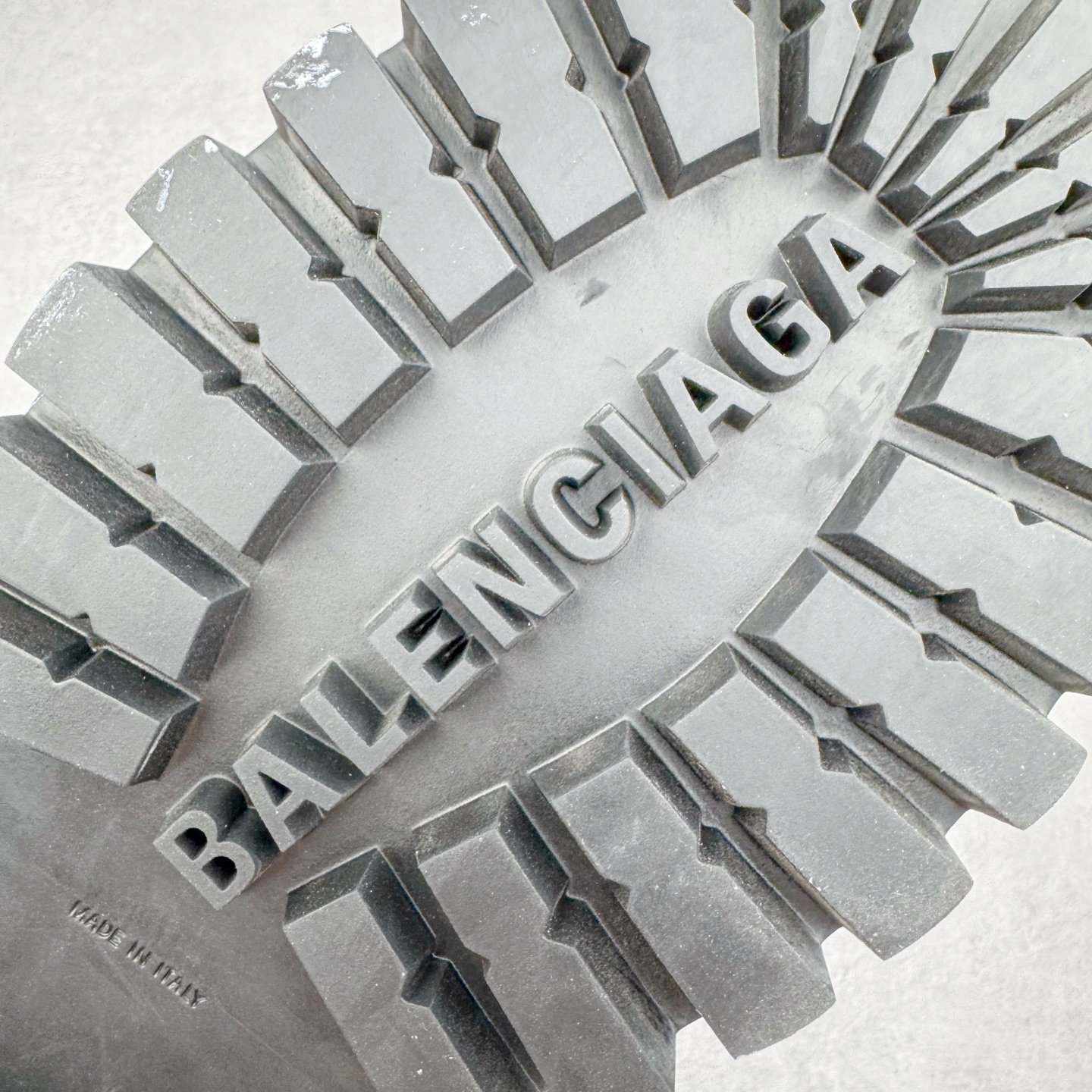 Balenciaga  Strike 巴黎世家 系带  中筒 皮鞋 复古板鞋 休闲鞋 男鞋 水洗 沥青色-C0  670633W2DY21090