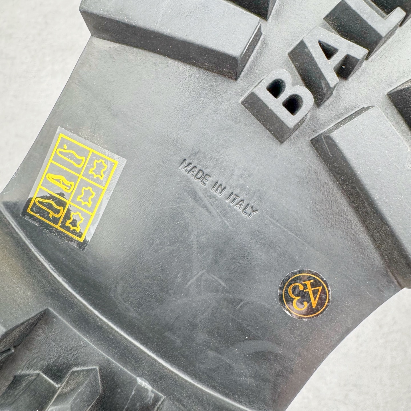 Balenciaga  Strike 巴黎世家 系带  中筒 皮鞋 复古板鞋 休闲鞋 男鞋 水洗 沥青色-C0  670633W2DY21090