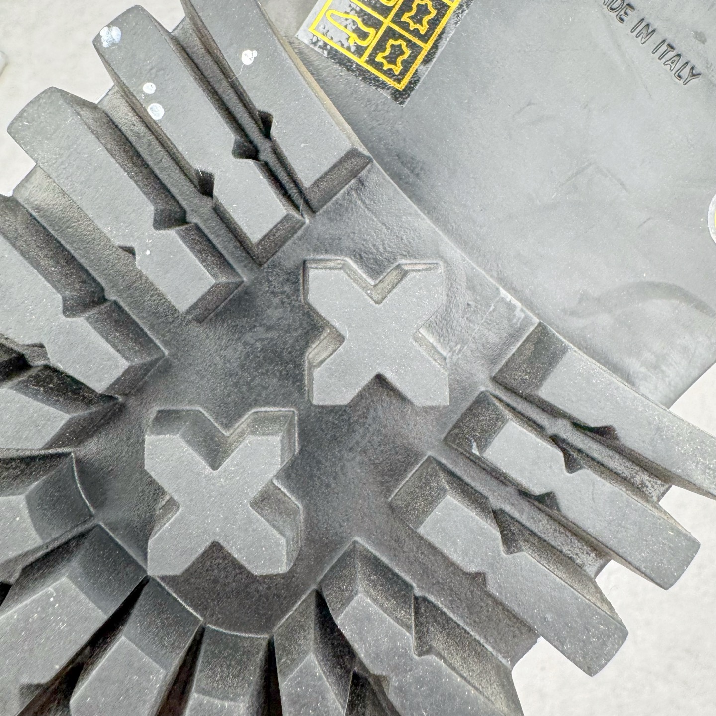 Balenciaga  Strike 巴黎世家 系带  中筒 皮鞋 复古板鞋 休闲鞋 男鞋 水洗 沥青色-C0  670633W2DY21090