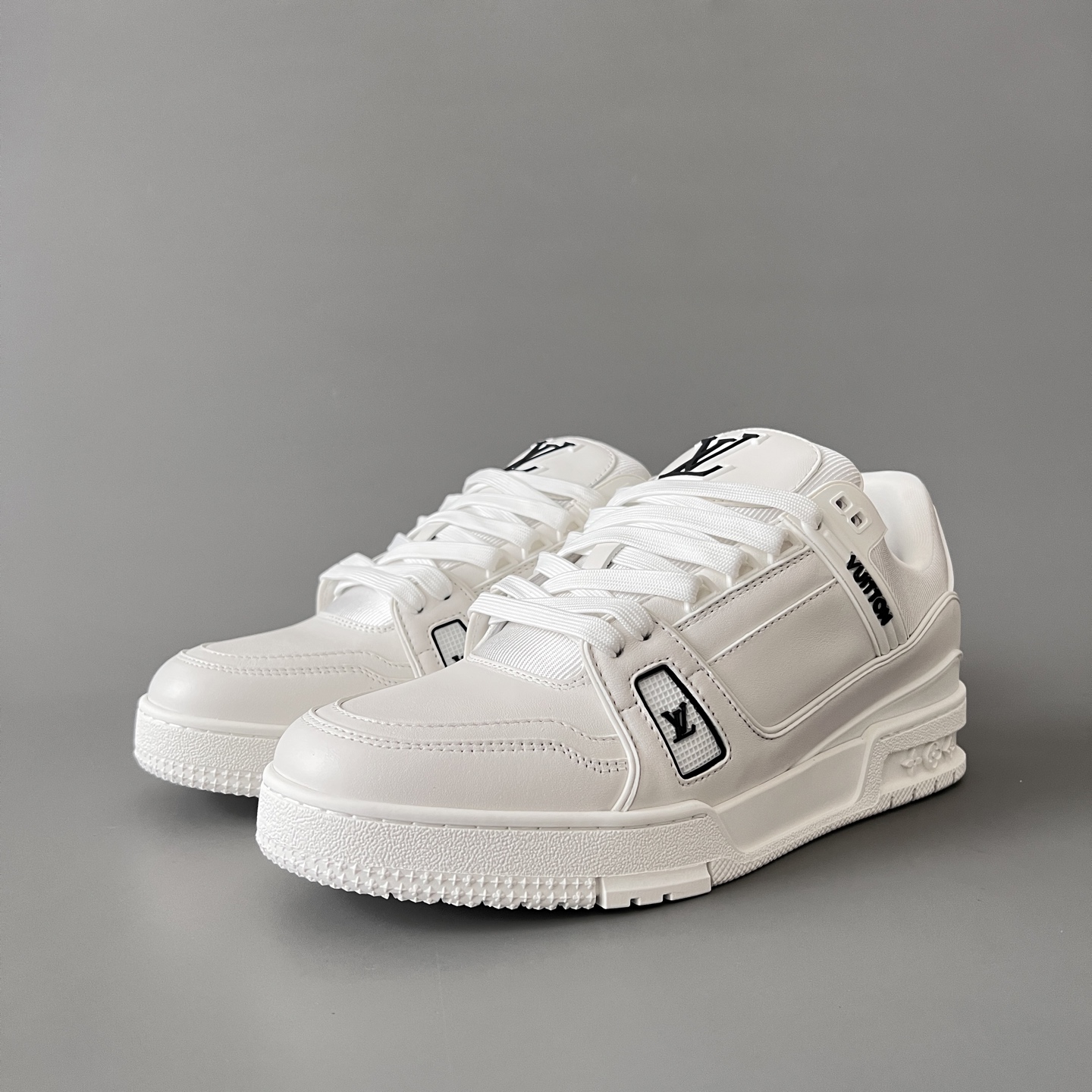 Louis Vuitton LV Nigo Trainer 路易威登 低筒 休闲鞋 板鞋 运动鞋 男鞋 女鞋 波鞋 白色 1AIKR3