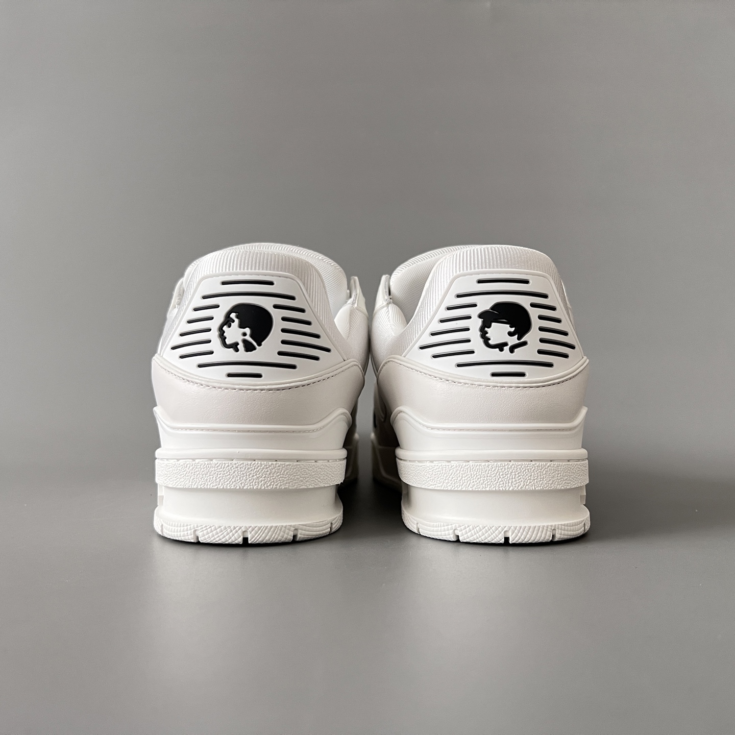 Louis Vuitton LV Nigo Trainer 路易威登 低筒 休闲鞋 板鞋 运动鞋 男鞋 女鞋 波鞋 白色 1AIKR3