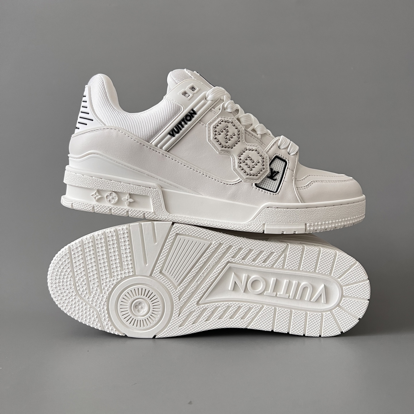 Louis Vuitton LV Nigo Trainer 路易威登 低筒 休闲鞋 板鞋 运动鞋 男鞋 女鞋 波鞋 白色 1AIKR3