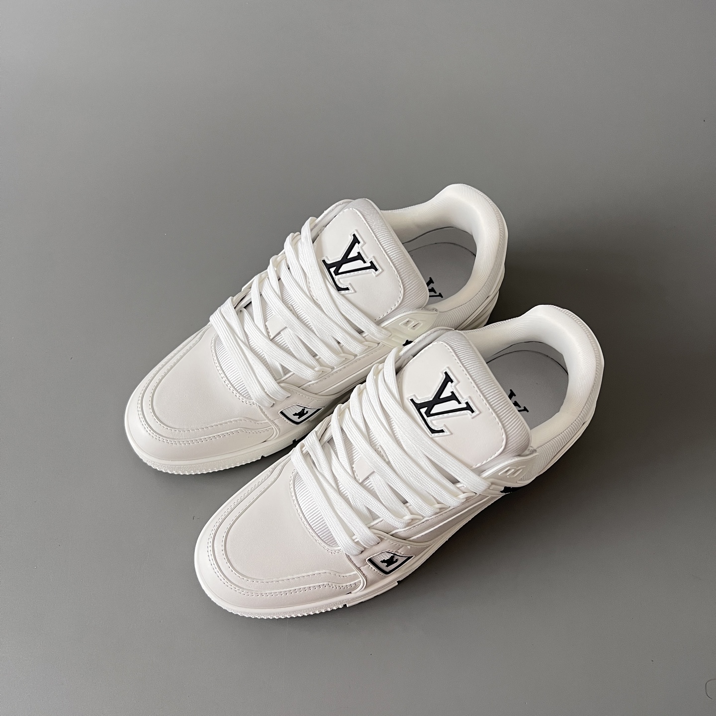 Louis Vuitton LV Nigo Trainer 路易威登 低筒 休闲鞋 板鞋 运动鞋 男鞋 女鞋 波鞋 白色 1AIKR3