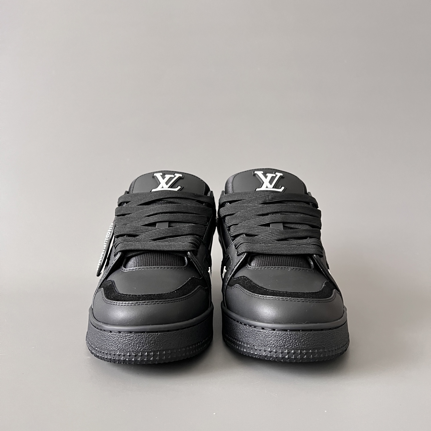 Louis Vuitton LV Nigo Trainer 路易威登 低筒 休闲鞋 板鞋 运动鞋 男鞋 女鞋 波鞋 黑色 1AIKRM
