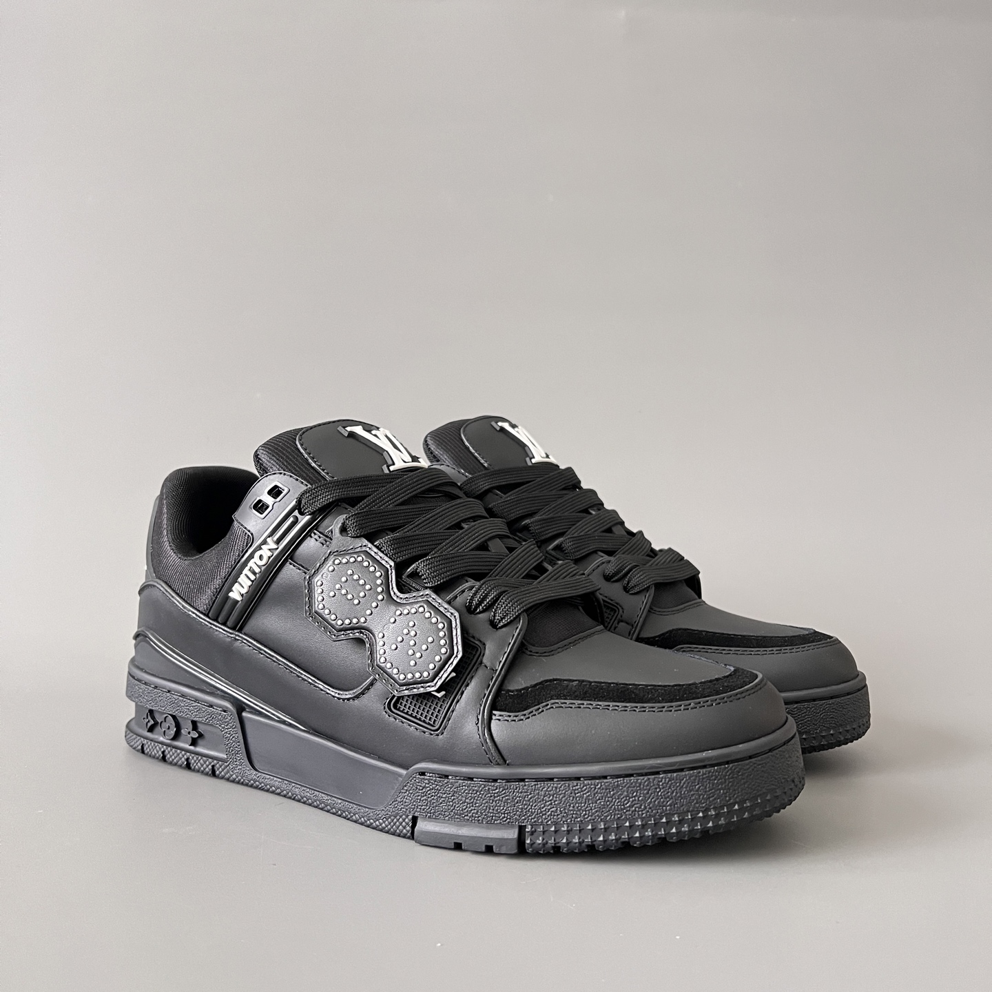 Louis Vuitton LV Nigo Trainer 路易威登 低筒 休闲鞋 板鞋 运动鞋 男鞋 女鞋 波鞋 黑色 1AIKRM