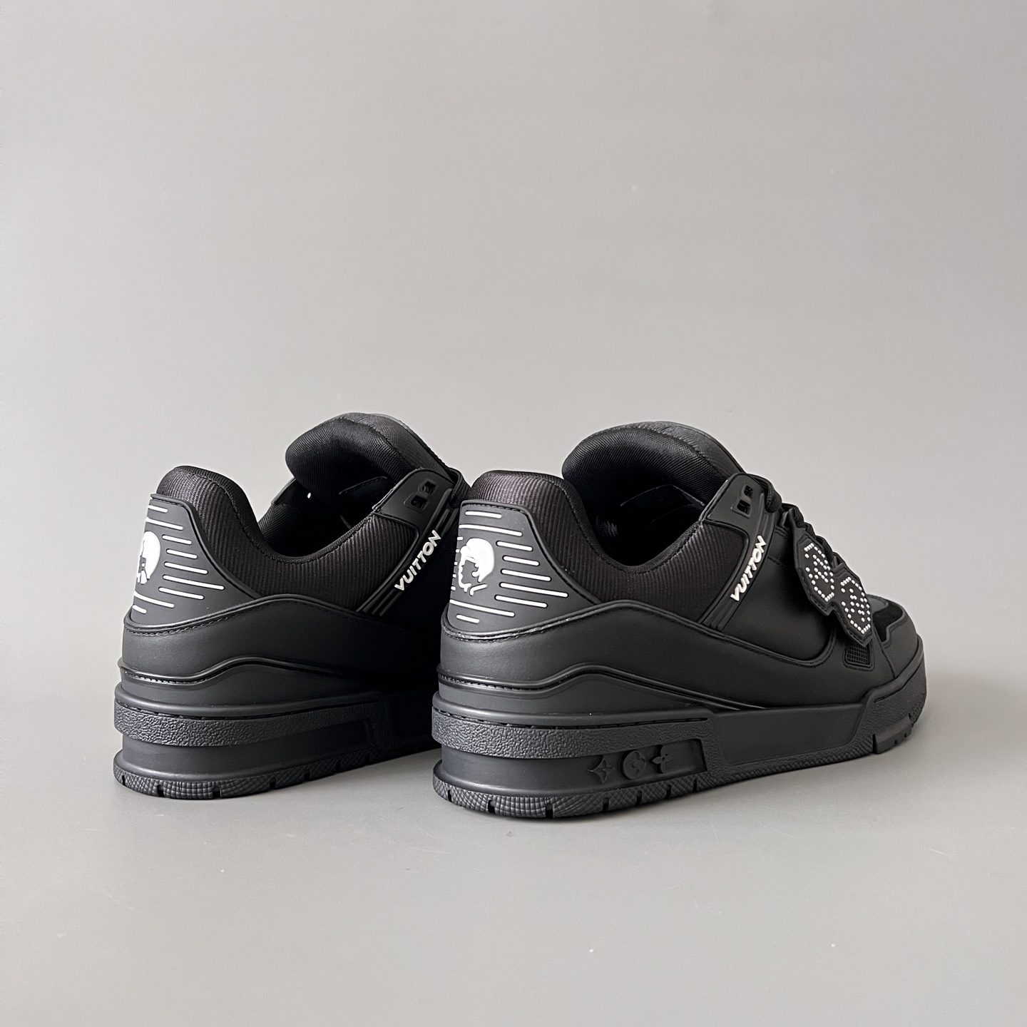 Louis Vuitton LV Nigo Trainer 路易威登 低筒 休闲鞋 板鞋 运动鞋 男鞋 女鞋 波鞋 黑色 1AIKRM