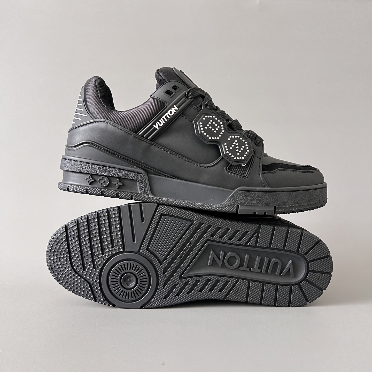 Louis Vuitton LV Nigo Trainer 路易威登 低筒 休闲鞋 板鞋 运动鞋 男鞋 女鞋 波鞋 黑色 1AIKRM