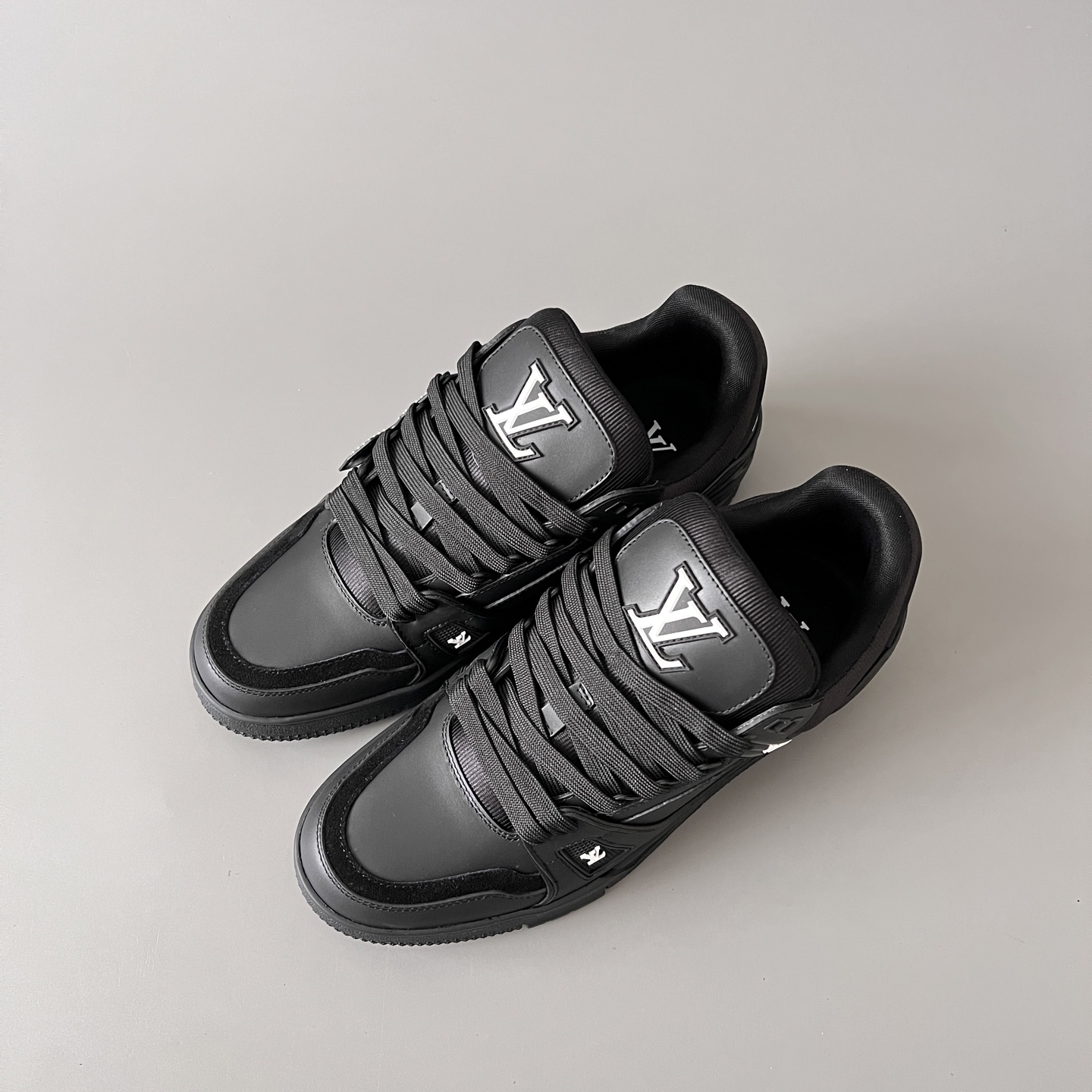 Louis Vuitton LV Nigo Trainer 路易威登 低筒 休闲鞋 板鞋 运动鞋 男鞋 女鞋 波鞋 黑色 1AIKRM