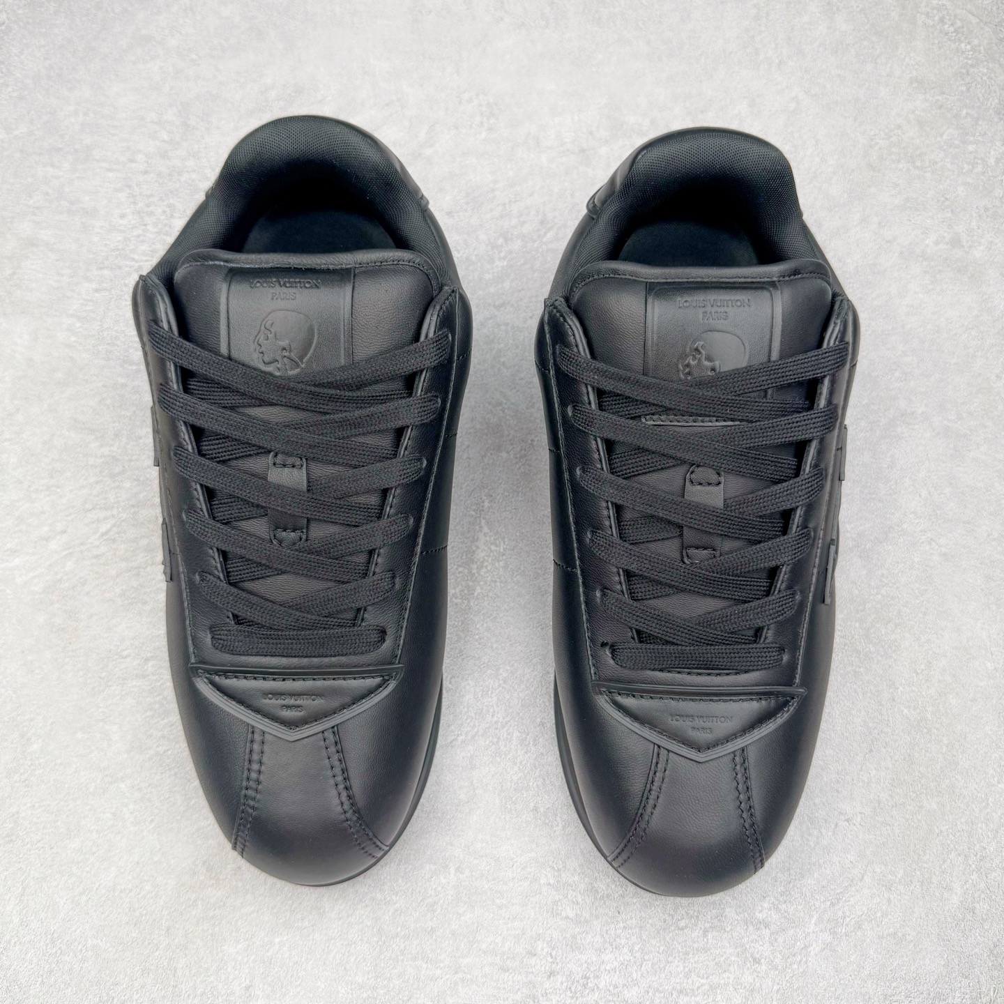 LOUIS VUITTON Buttersoft LV NIGO 路易威登 低筒 生活休闲鞋 板鞋 运动鞋 男鞋 女鞋  黑色 1AIKEF