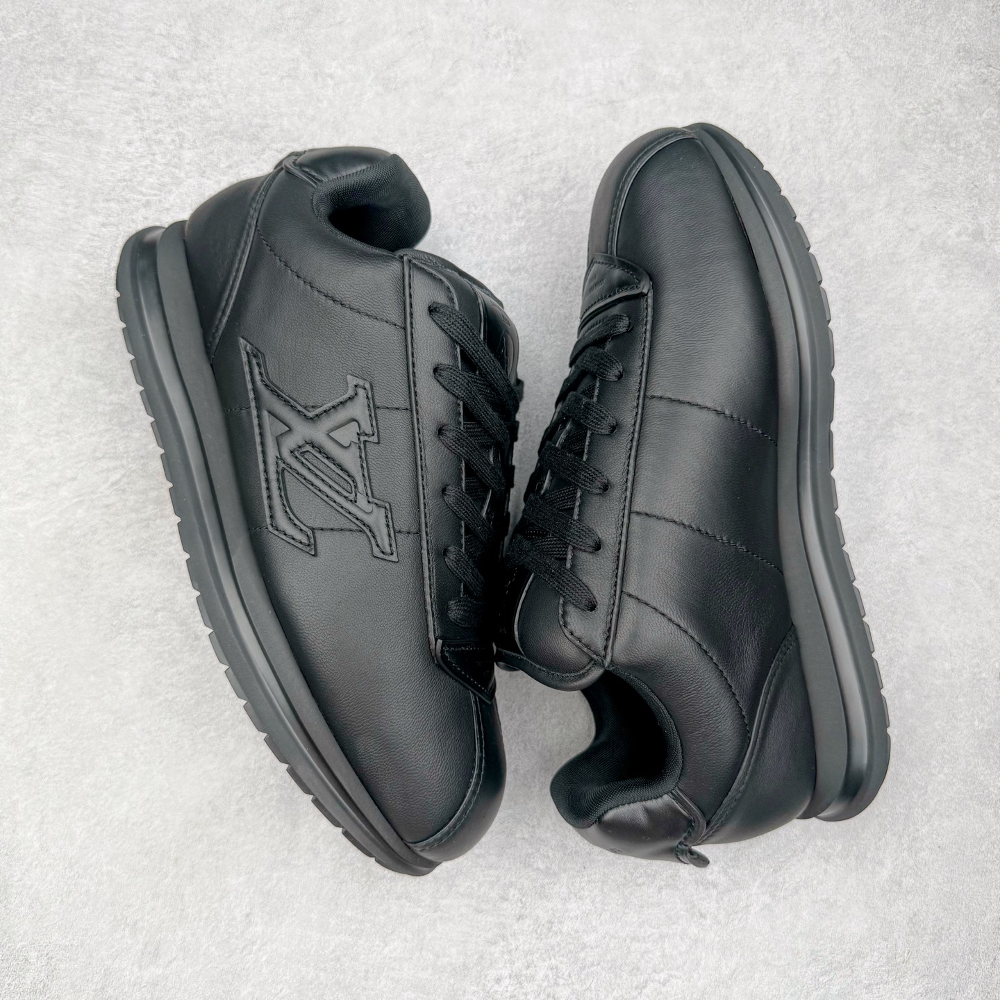 LOUIS VUITTON Buttersoft LV NIGO 路易威登 低筒 生活休闲鞋 板鞋 运动鞋 男鞋 女鞋  黑色 1AIKEF