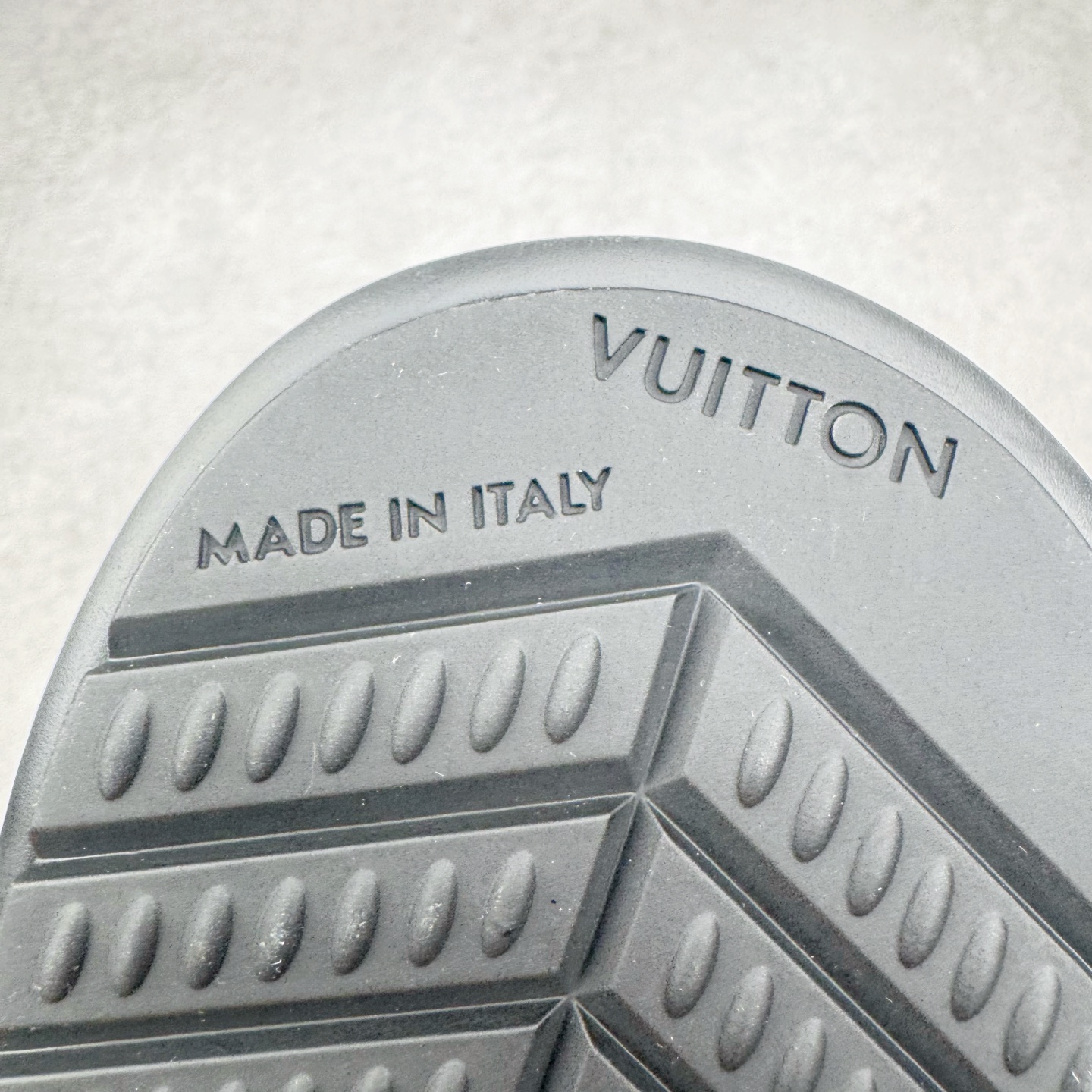 LOUIS VUITTON Buttersoft LV NIGO 路易威登 低筒 生活休闲鞋 板鞋 运动鞋 男鞋 女鞋  黑色 1AIKEF