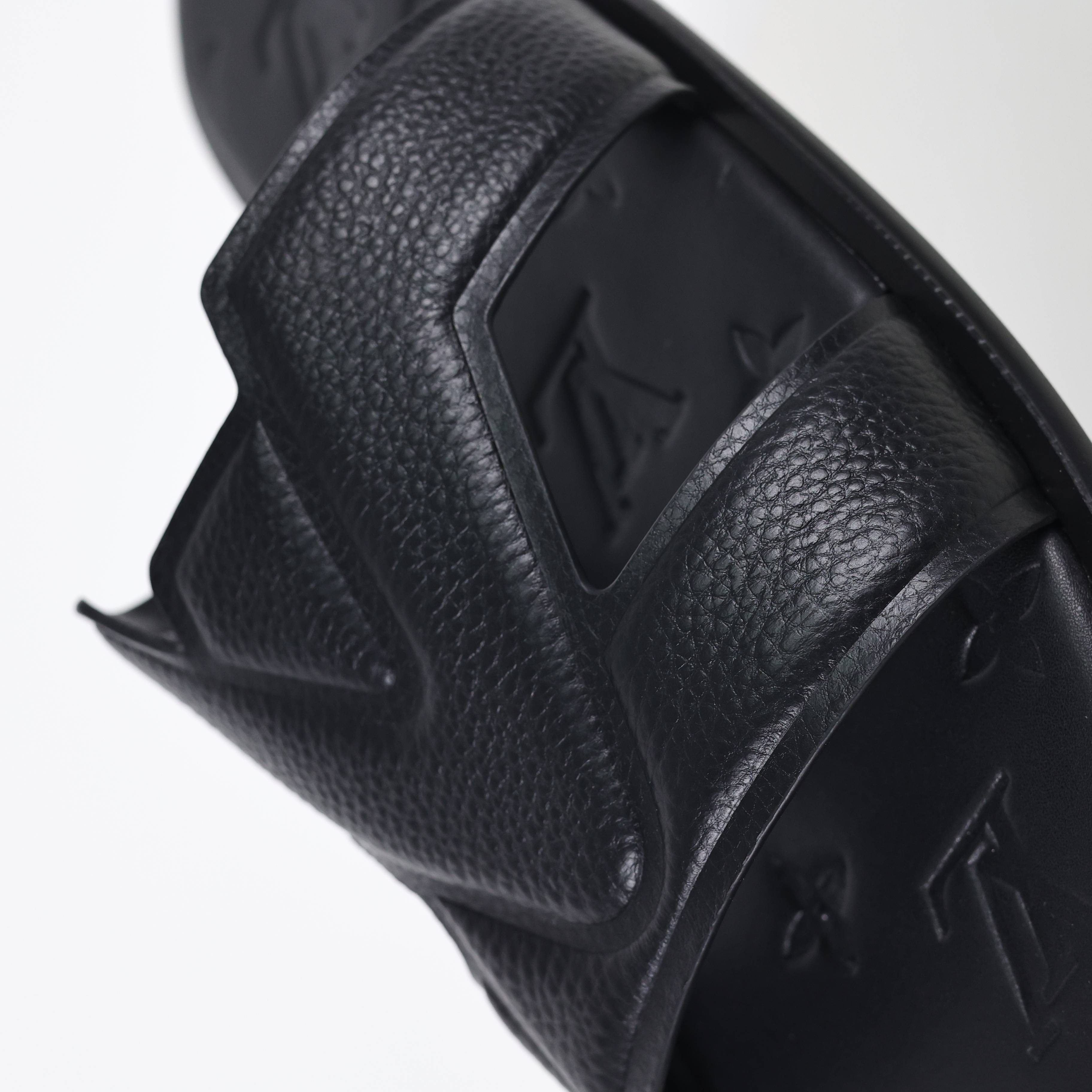 Louis Vuitton slippers Oasis LV路易威登 包头 时尚凉拖 室内外休闲鞋 一字拖鞋  黑色B0 1ACVGJ