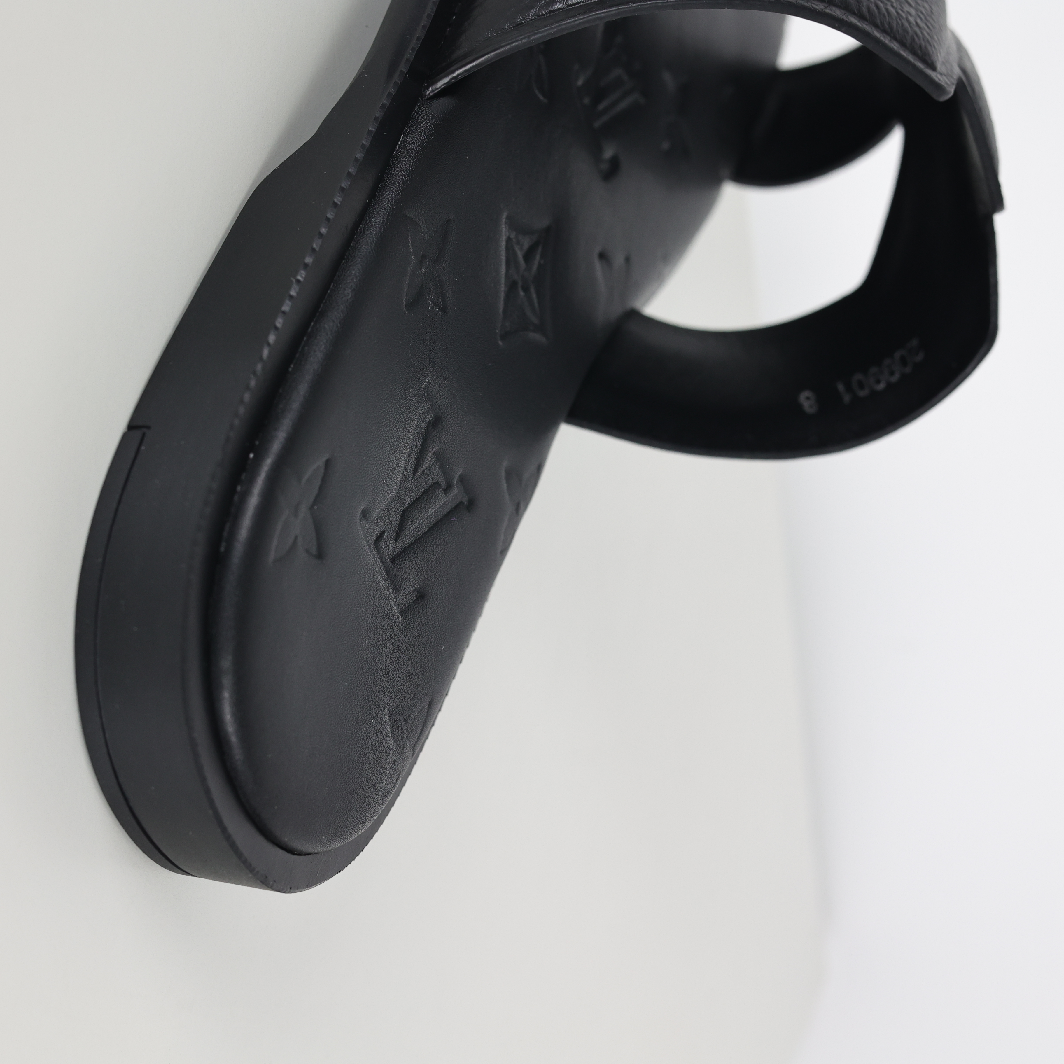 Louis Vuitton slippers Oasis LV路易威登 包头 时尚凉拖 室内外休闲鞋 一字拖鞋  黑色B0 1ACVGJ