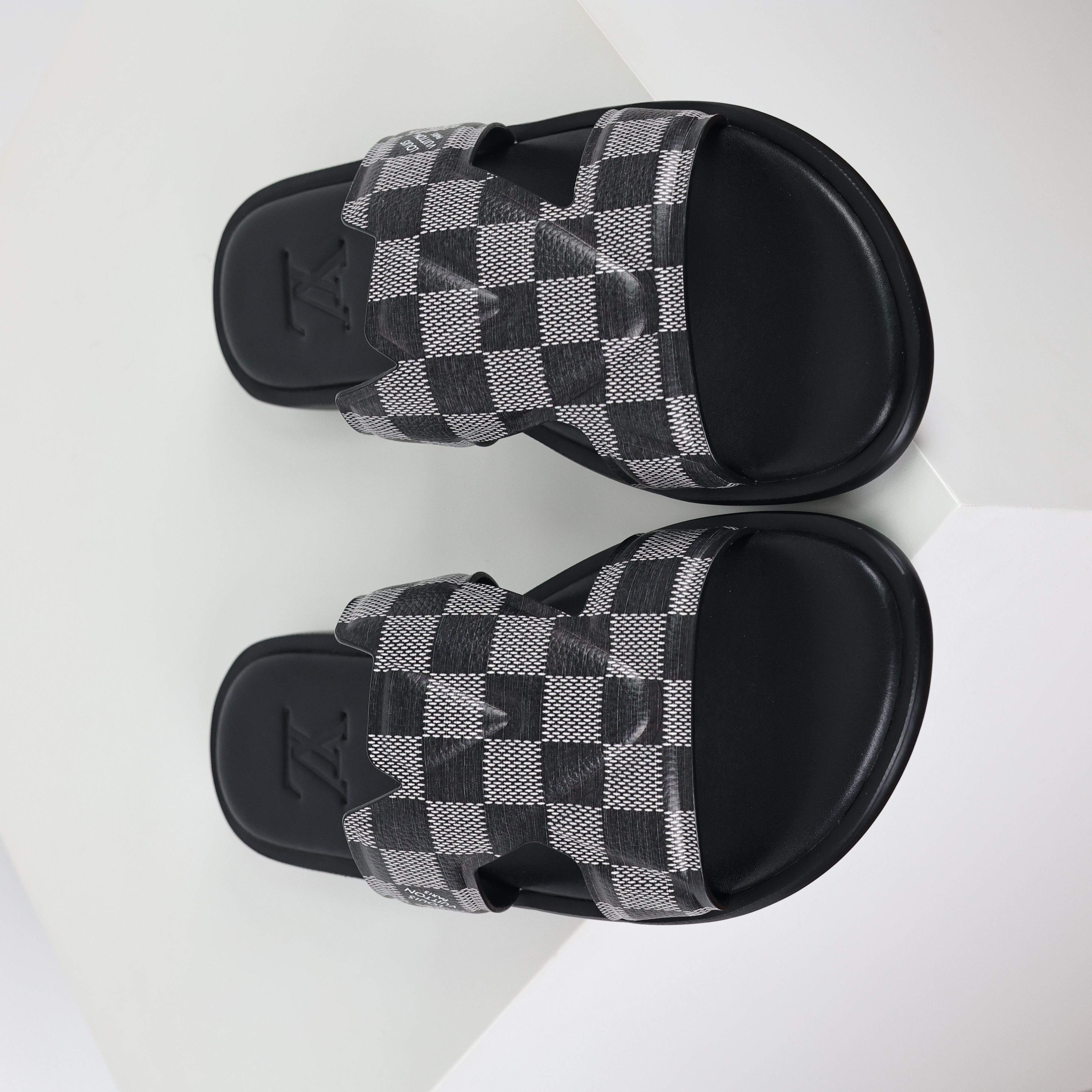 Louis Vuitton slippers Oasis LV路易威登   时尚凉拖 室内外休闲鞋 圆头平底穆勒鞋 一字拖鞋  黑色B0 1ABFPS