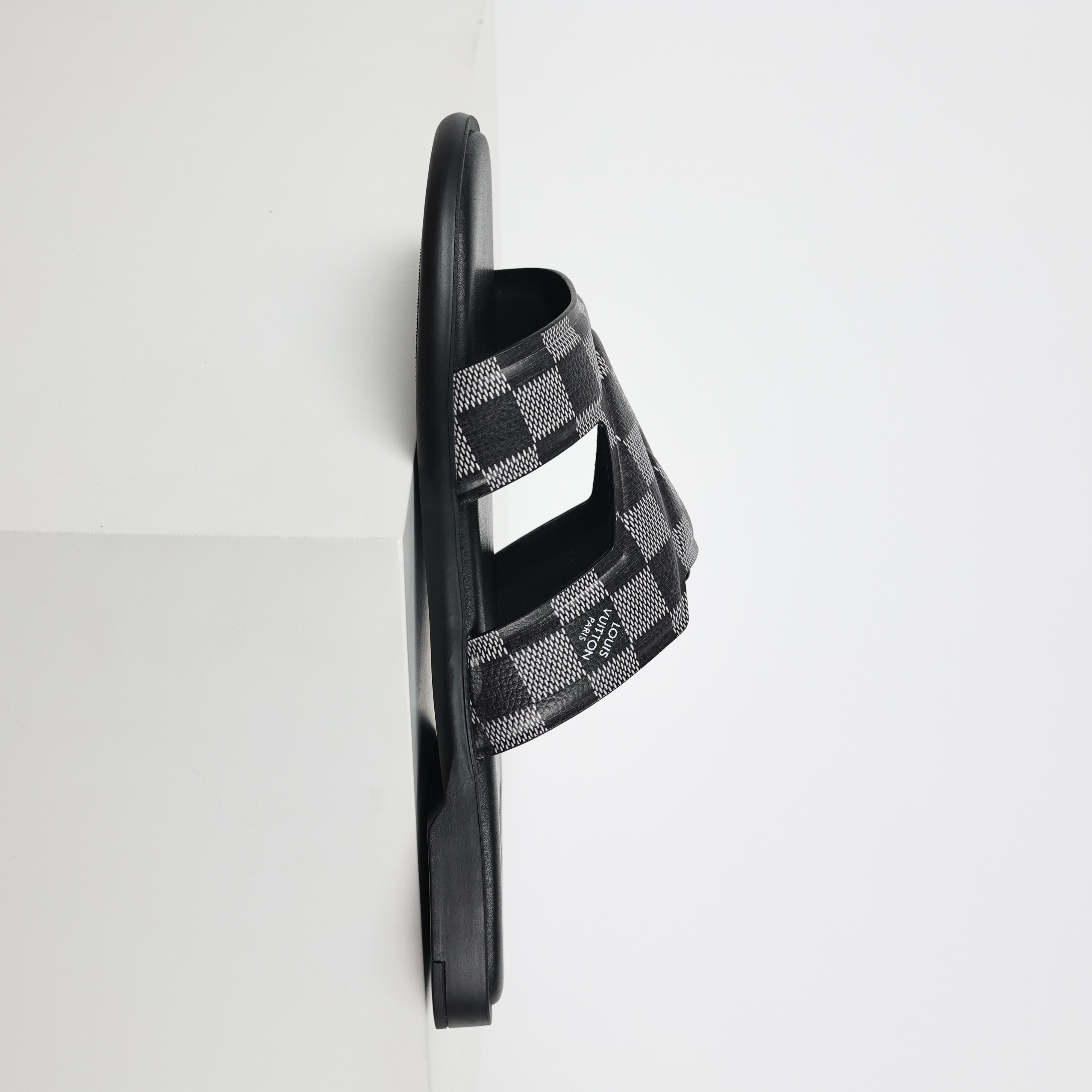 Louis Vuitton slippers Oasis LV路易威登   时尚凉拖 室内外休闲鞋 圆头平底穆勒鞋 一字拖鞋  黑色B0 1ABFPS