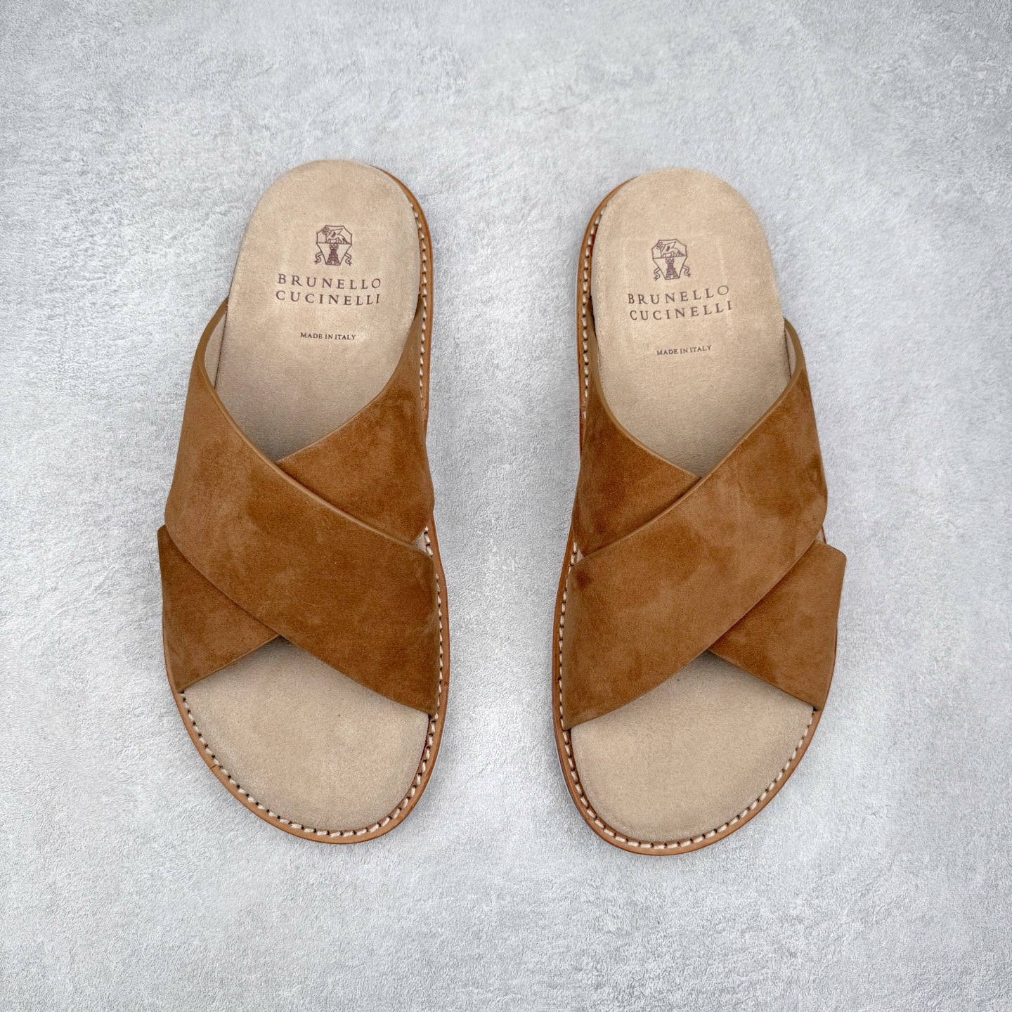 Brunello Cucinelli BC 绒面革 圆头露趾 室内外 一字拖鞋  棕色