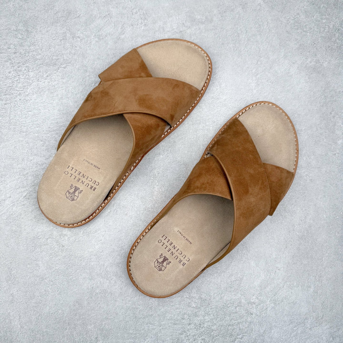 Brunello Cucinelli BC 绒面革 圆头露趾 室内外 一字拖鞋  棕色