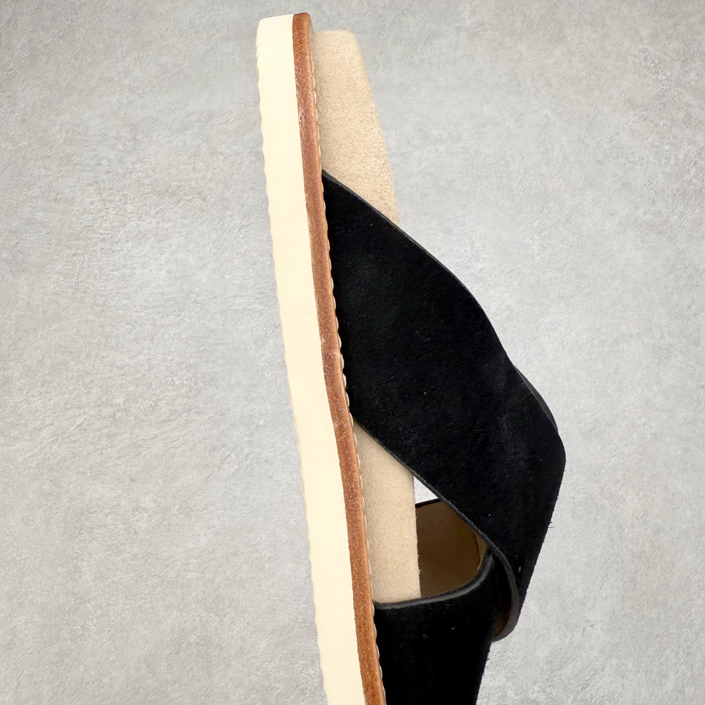 Brunello Cucinelli BC 绒面革 圆头露趾 室内外 一字拖鞋 黑色  Brunello Cucinelli 