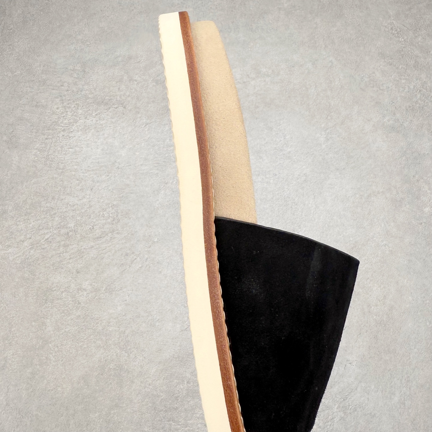 Brunello Cucinelli BC 工字 绒面革 圆头露趾 室内外 一字拖鞋 黑色 MZUSILY235CHW89