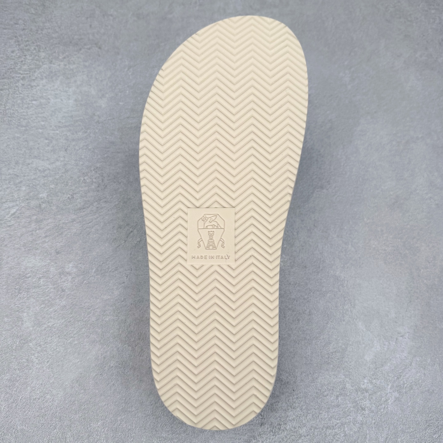 Brunello Cucinelli BC 工字 绒面革 圆头露趾 室内外 一字拖鞋 黑色 MZUSILY235CHW89