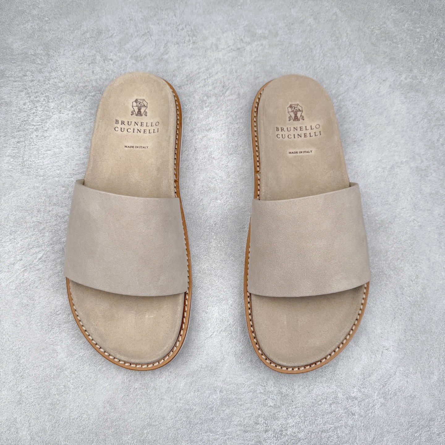 Brunello Cucinelli BC 工字 绒面革 圆头露趾 室内外 一字拖鞋 黑色 褐色 MZUSILY235CHW89