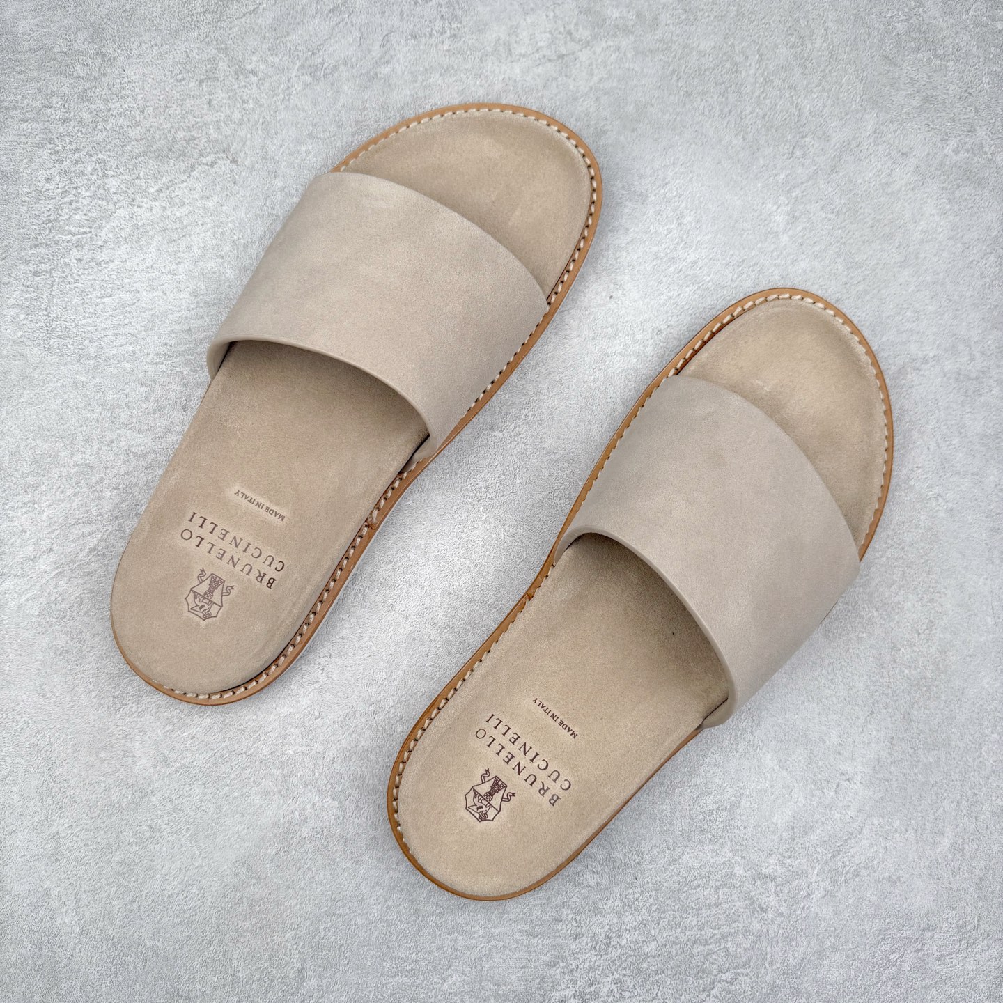 Brunello Cucinelli BC 工字 绒面革 圆头露趾 室内外 一字拖鞋 黑色 褐色 MZUSILY235CHW89