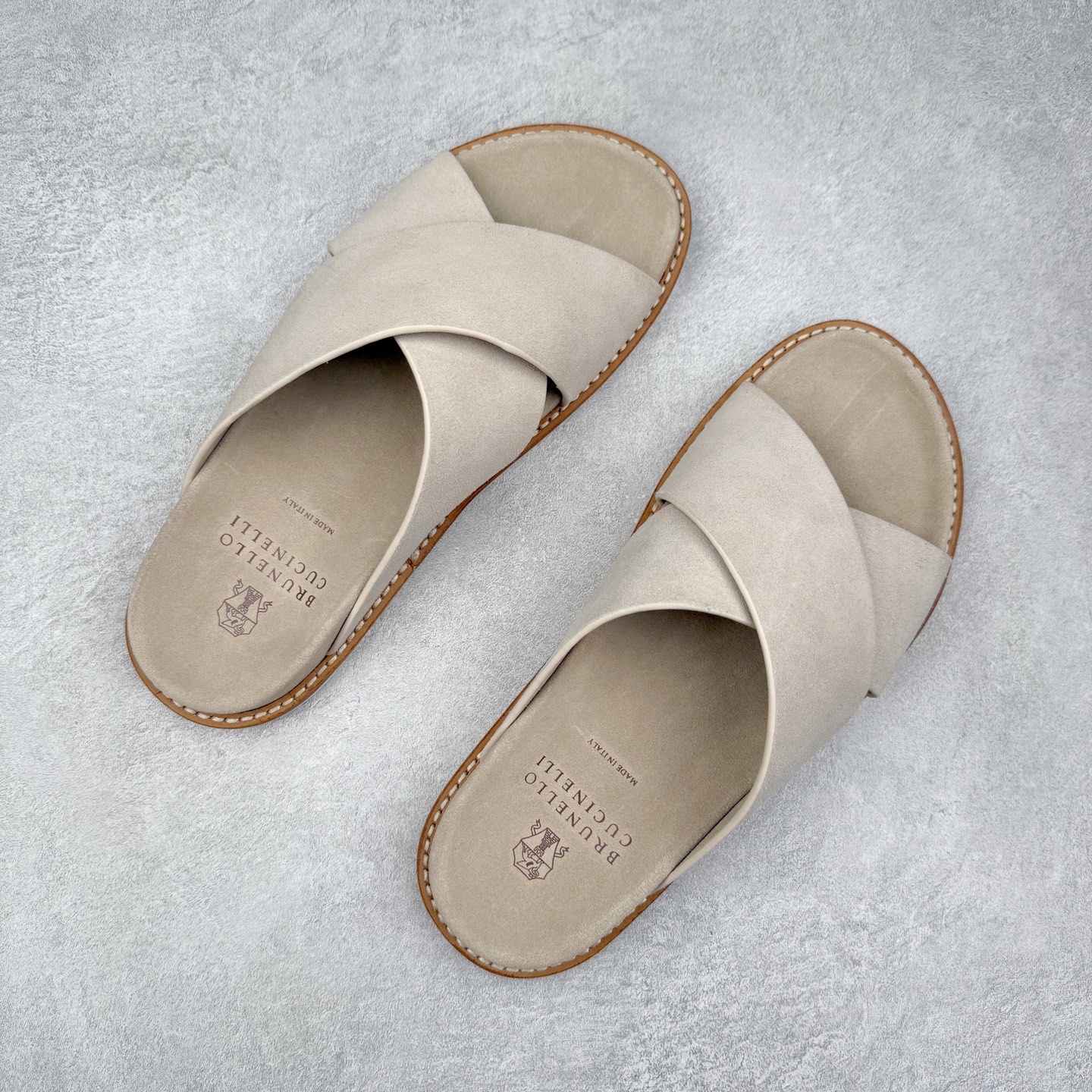  Brunello Cucinelli BC 绒面革 圆头露趾 室内外 一字拖鞋 米色 MZUSILY327-CBW33