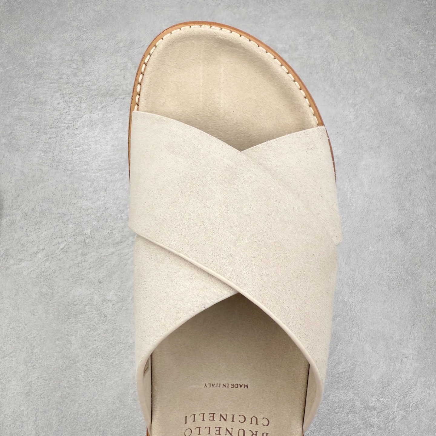  Brunello Cucinelli BC 绒面革 圆头露趾 室内外 一字拖鞋 米色 MZUSILY327-CBW33