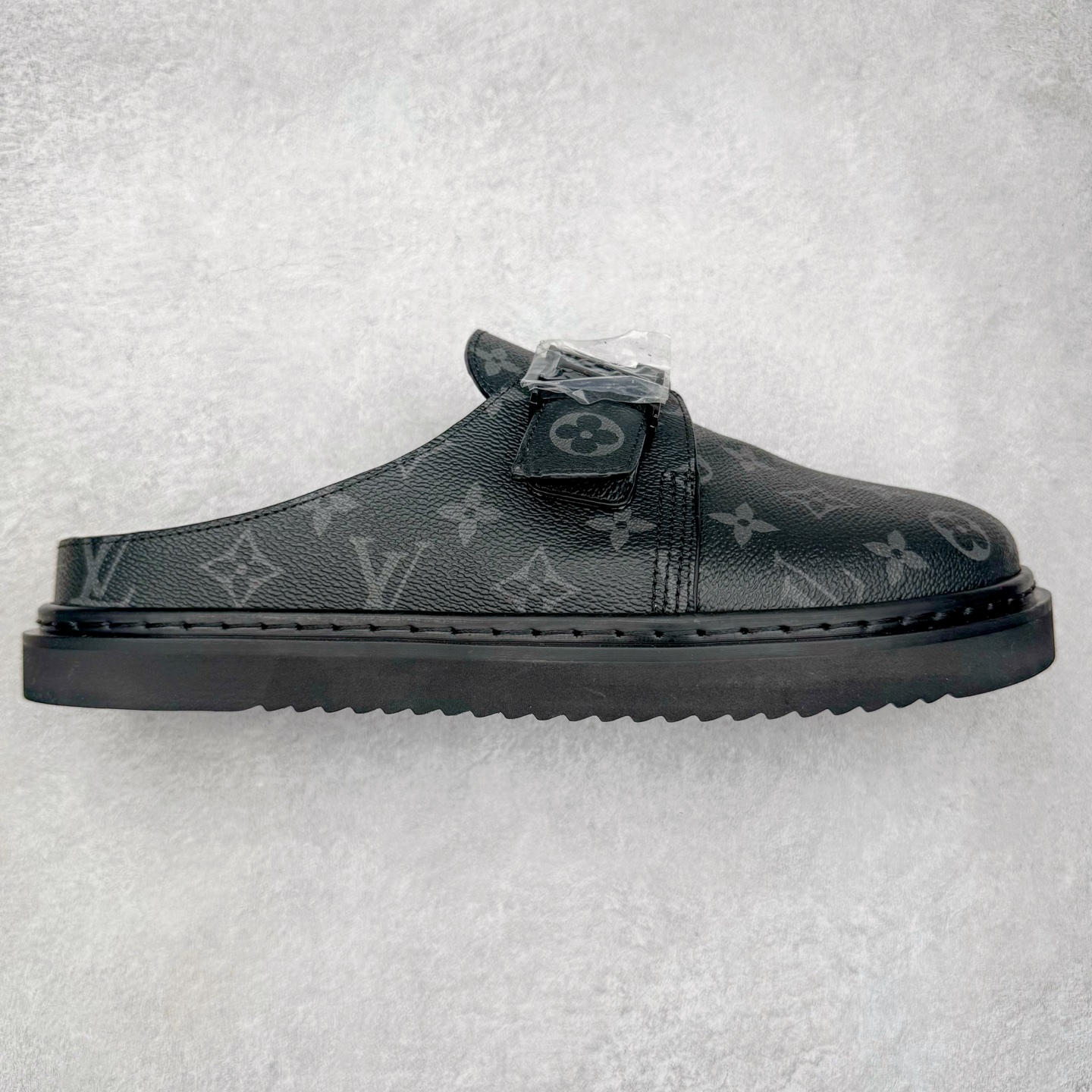 LV拖鞋 Louis Vuitton  Easy 路易威登 包头 时尚凉拖 室内外休闲鞋 老花 黑色 1AIKHF