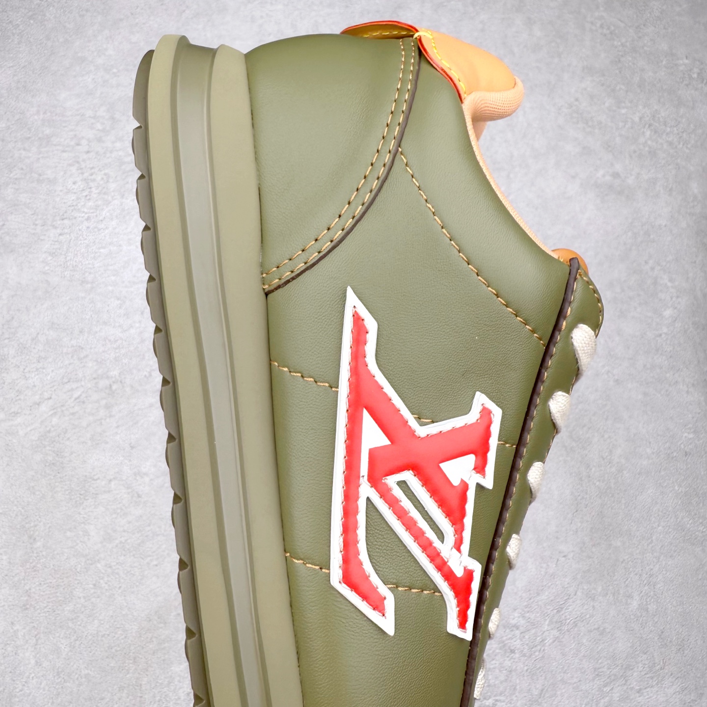 LOUIS VUITTON Buttersoft LV NIGO 路易威登 低筒 生活休闲鞋 板鞋 运动鞋 男鞋 女鞋  褐色 1AIKHF