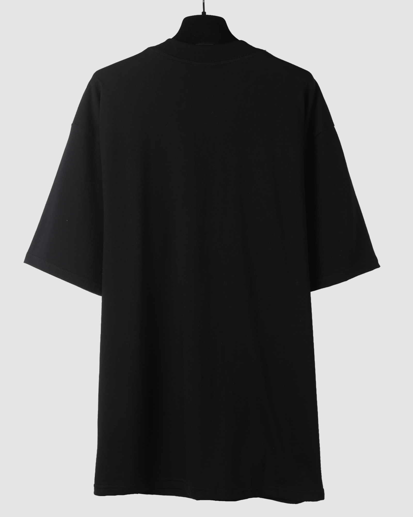  Balenciaga 巴黎世家 倒字母logo刺绣  印花短袖 T恤 圆领 短款 夏季 黑色A5  739028TTVA21070