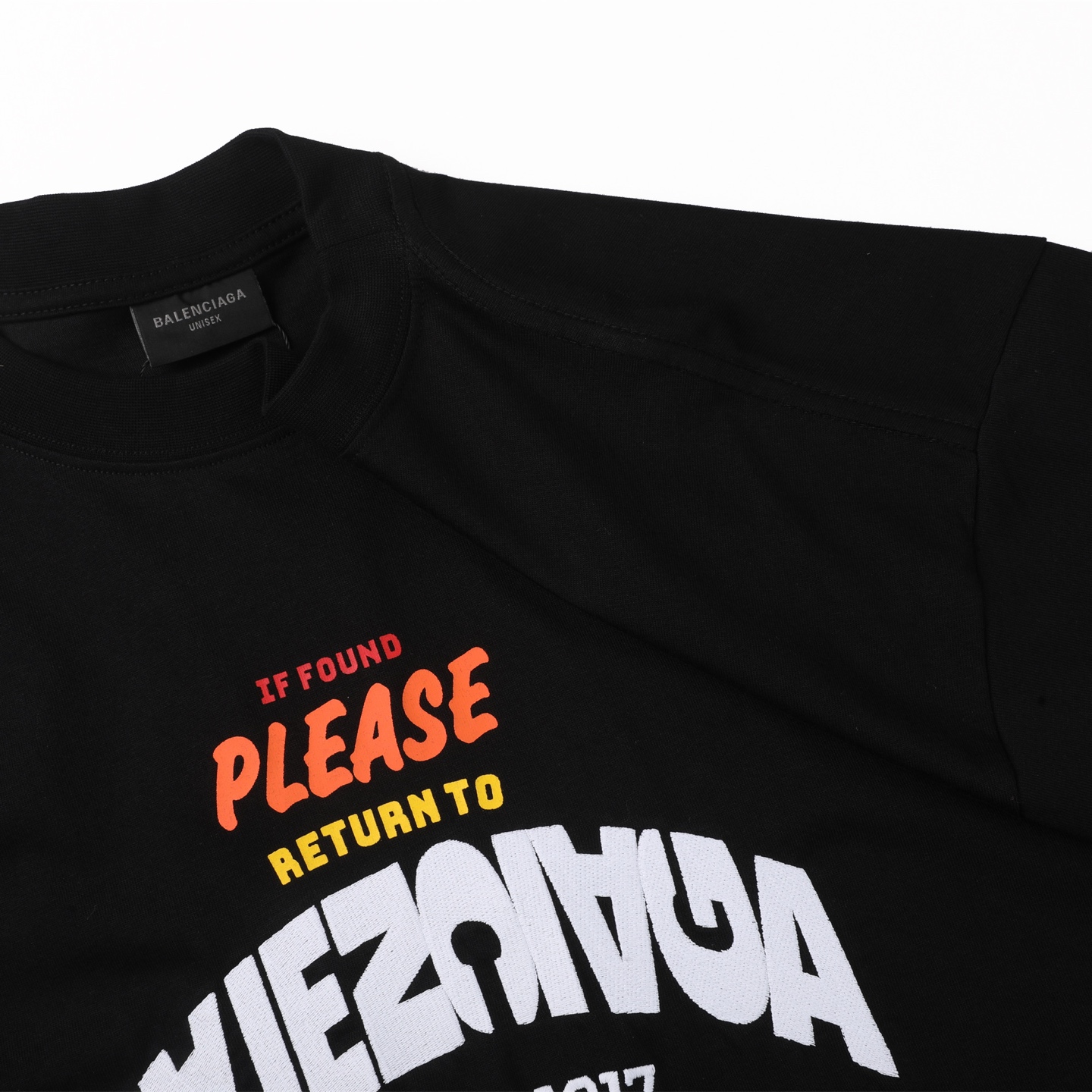  Balenciaga 巴黎世家 倒字母logo刺绣  印花短袖 T恤 圆领 短款 夏季 黑色A5  739028TTVA21070