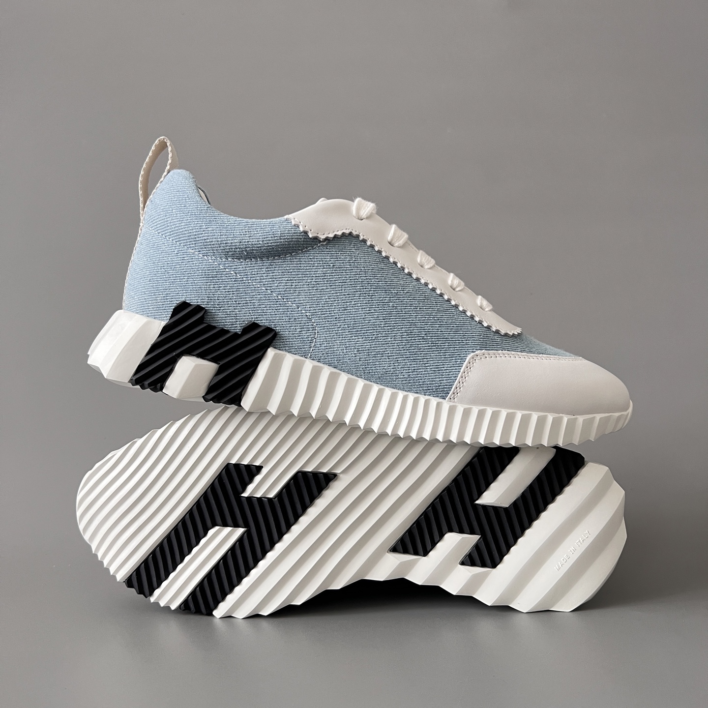 HERMES 爱马仕 Bouncing 网布 圆头系带 侧面字母嵌件 跑鞋 低帮 休闲鞋 波鞋 蓝白 H251100Z CB