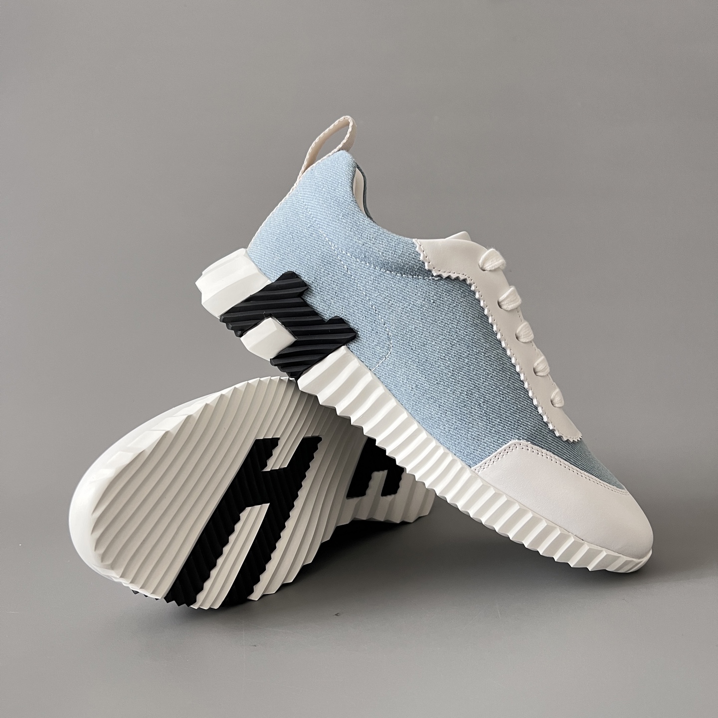 HERMES 爱马仕 Bouncing 网布 圆头系带 侧面字母嵌件 跑鞋 低帮 休闲鞋 波鞋 蓝白 H251100Z CB