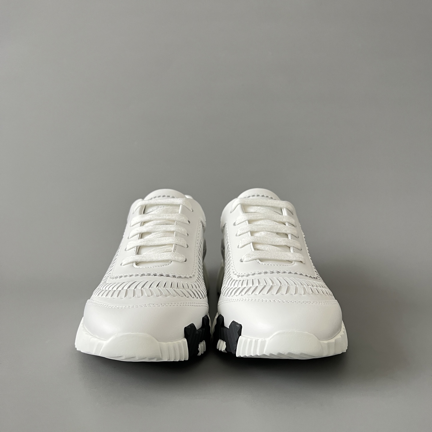 HERMES 爱马仕 Bouncing 网布 圆头系带 侧面字母嵌件 跑鞋 低帮 休闲鞋 波鞋 白色 H251104Z 90