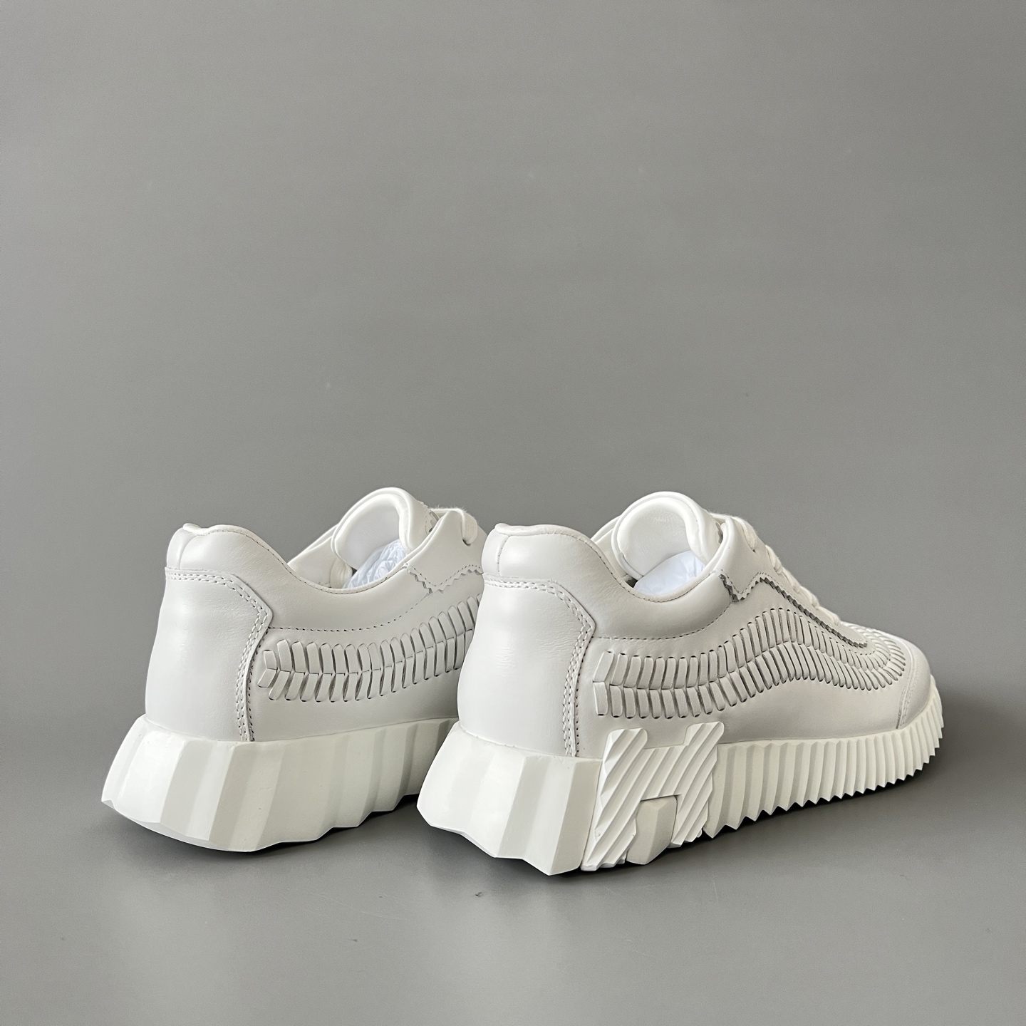 HERMES 爱马仕 Bouncing 网布 圆头系带 侧面字母嵌件 跑鞋 低帮 休闲鞋 波鞋 白色 H251104Z 90